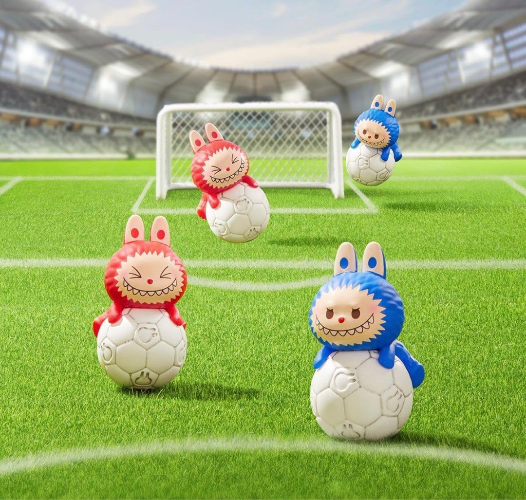 【Labubu】The Monster Football Pack