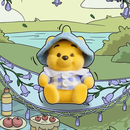 【WINNIE】Pooh Touching Garden